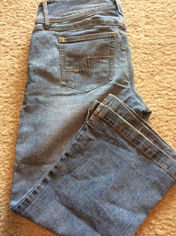 Rewind Womens Jr Size 9 Medium Wash Mid Rise Wide Leg Denim Jean Capri