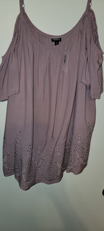Torrid Women's Size 3X Challis Eyelet Border Cold Shoulder Top Light Purple NWT