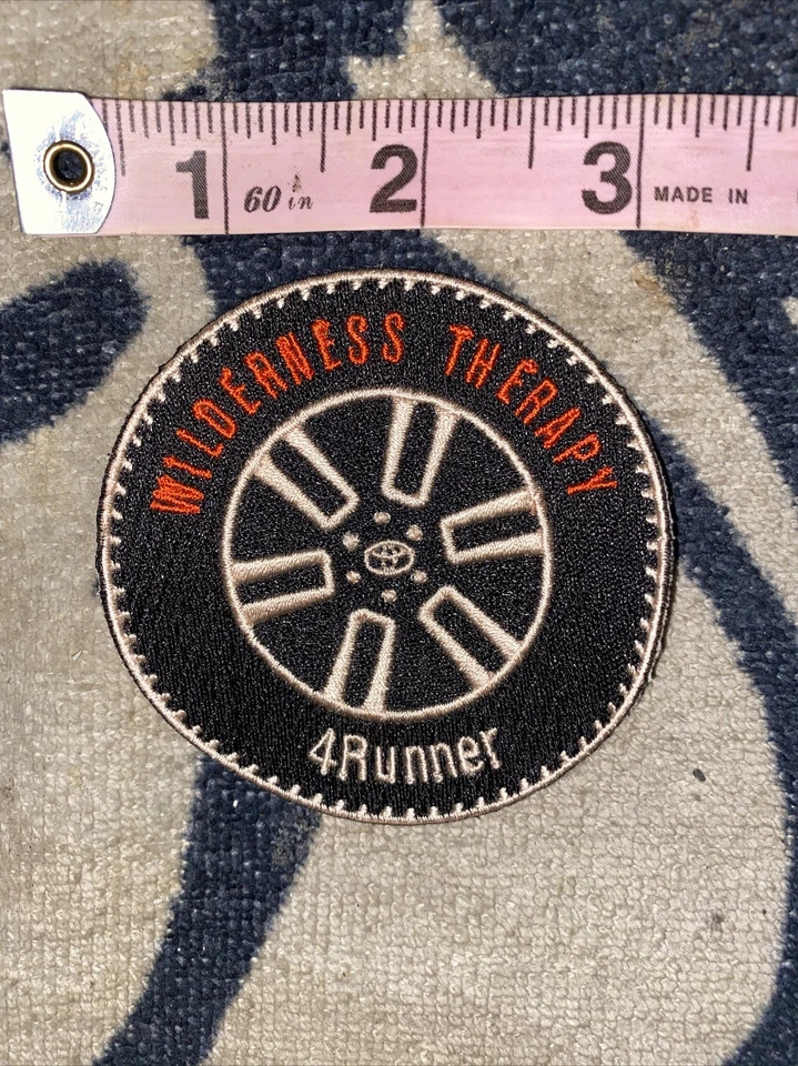 Parche de neumático bordado Toyota 4Runner Wilderness Therapy Car Club Automóvil De colección Foto 2 de 3
