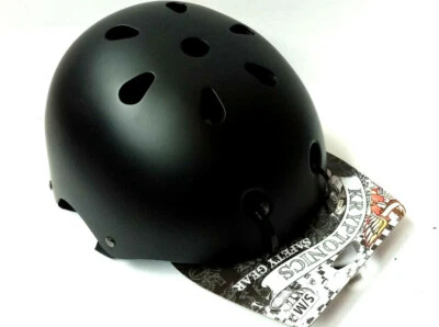 Kryptonics Helm Sacread Heart schwarz Stunthelm Skateboard Inliner Gr. S/M