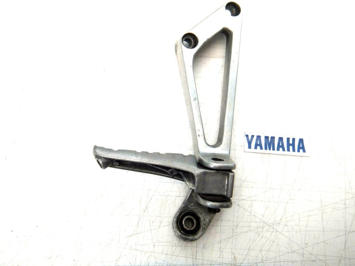 YAMAHA FZR 400 FZR400 RR RIGHT PASSENGER FOOT PEG & BRACKET YAMAHA FZR 400 FZR400 RR RIGHT PASSENGER FOOT PEG & BRACKET