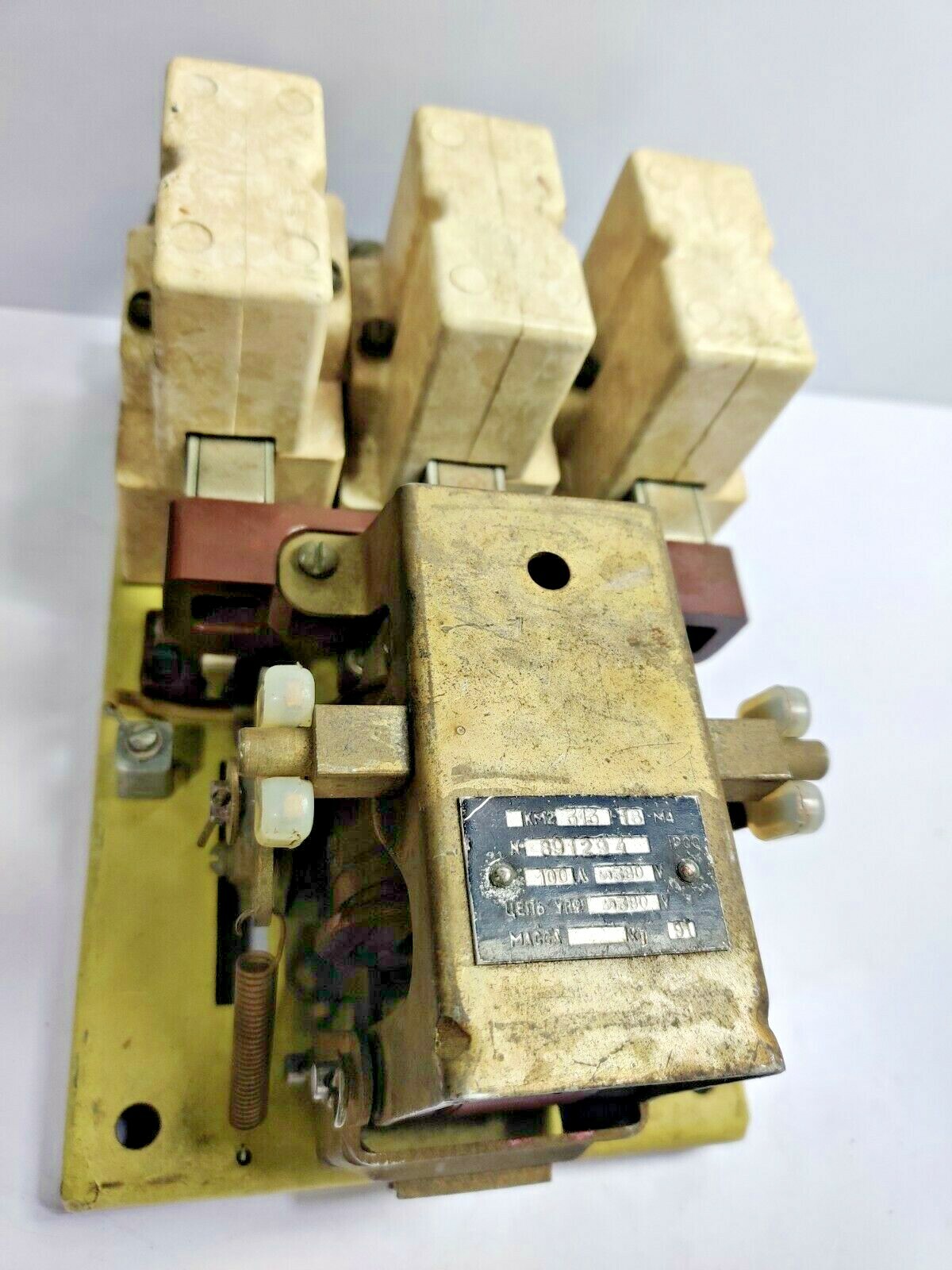 Contactor KM2313-18-M4 - 100A 380V 