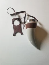 PREOWNED CULTURE FLY HBO GAME OF THRONES BARATHEON DRINKING HORN REPLICA