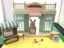 SYLVANIAN FAMILIES ICE CREAM SHOP & STALL BUNDLE WITH FIGURE