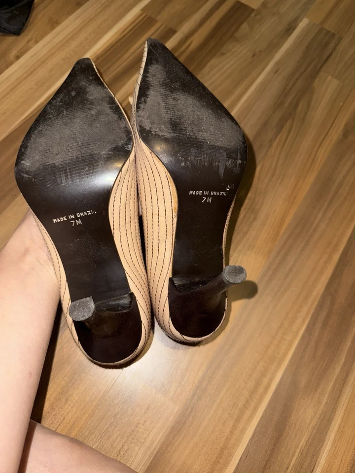 Tacones de cuero marrón en punta Y2K Foto 2 de 4