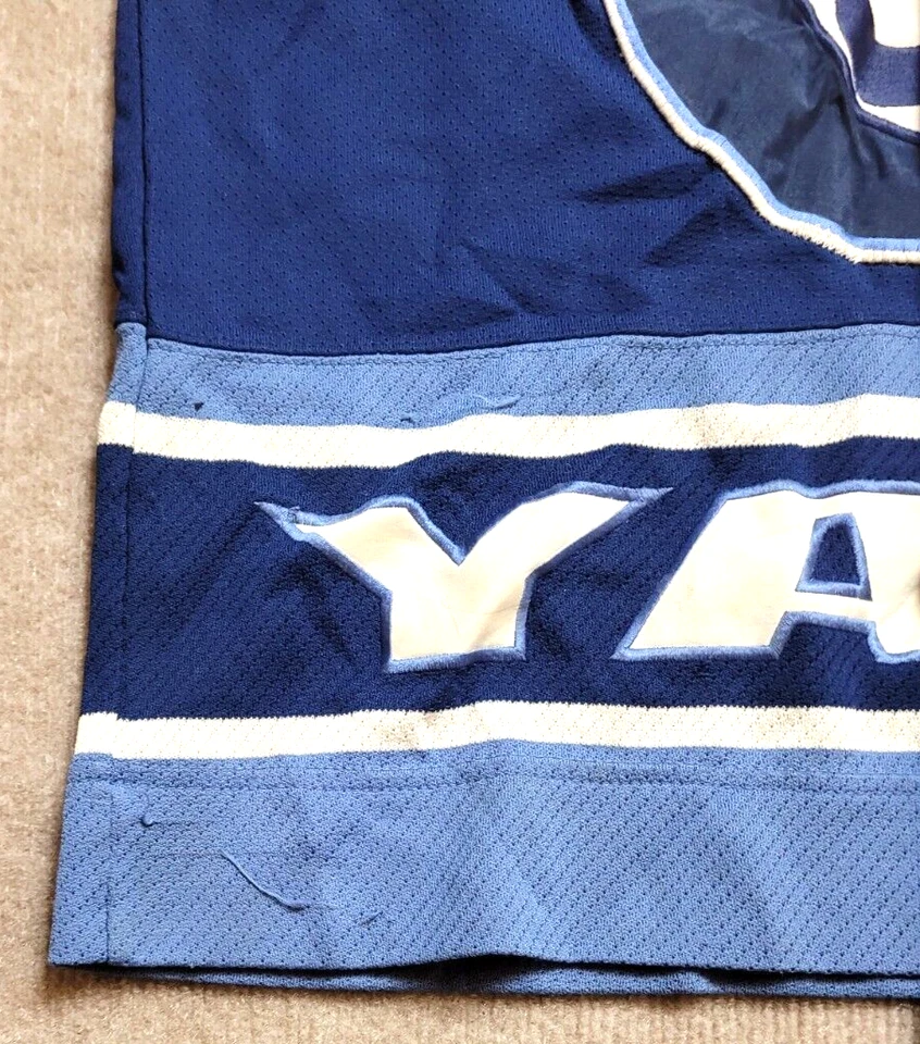 VTG YALE NEW HAVEN BULLDOGS JERSEY STARTER HOCKEY JERSEY AWAY SIZE S/M - Image 3 of 4