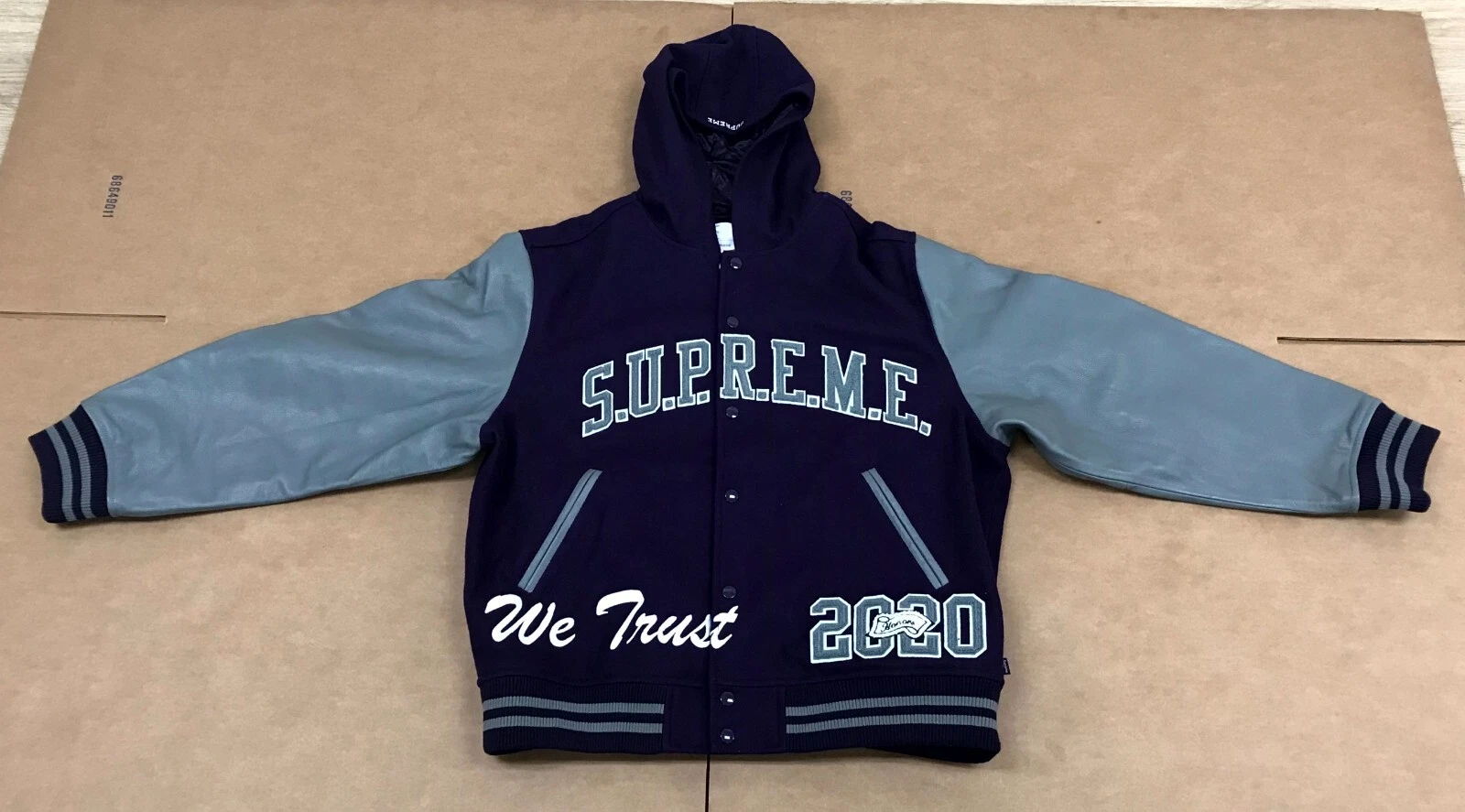 VESTE UNIVERSITAIRE À CAPUCHE FW20 SUPREME KING VIOLET GRIS BLANC TAILLE XL (Boîte 13)