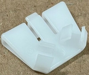 Boeing CLIP EYEGLASS HEADSET PL 07169-00 Boeing 07169-00 - Picture 1 of 1