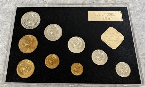 1984 Soviet Russia Leningrad Mint USSR CCCP Mint Set in Original Packaging