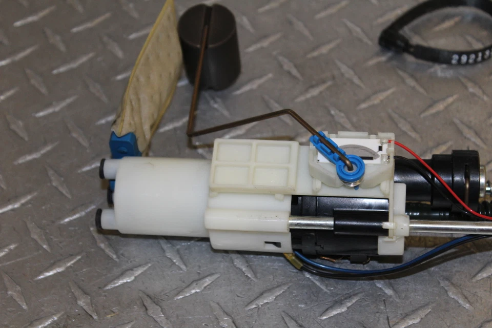 2012 POLARIS SPORTSMAN XP 850 HO EPS FUEL PUMP GAS PETROL SENDER UNIT - Image 2 of 4