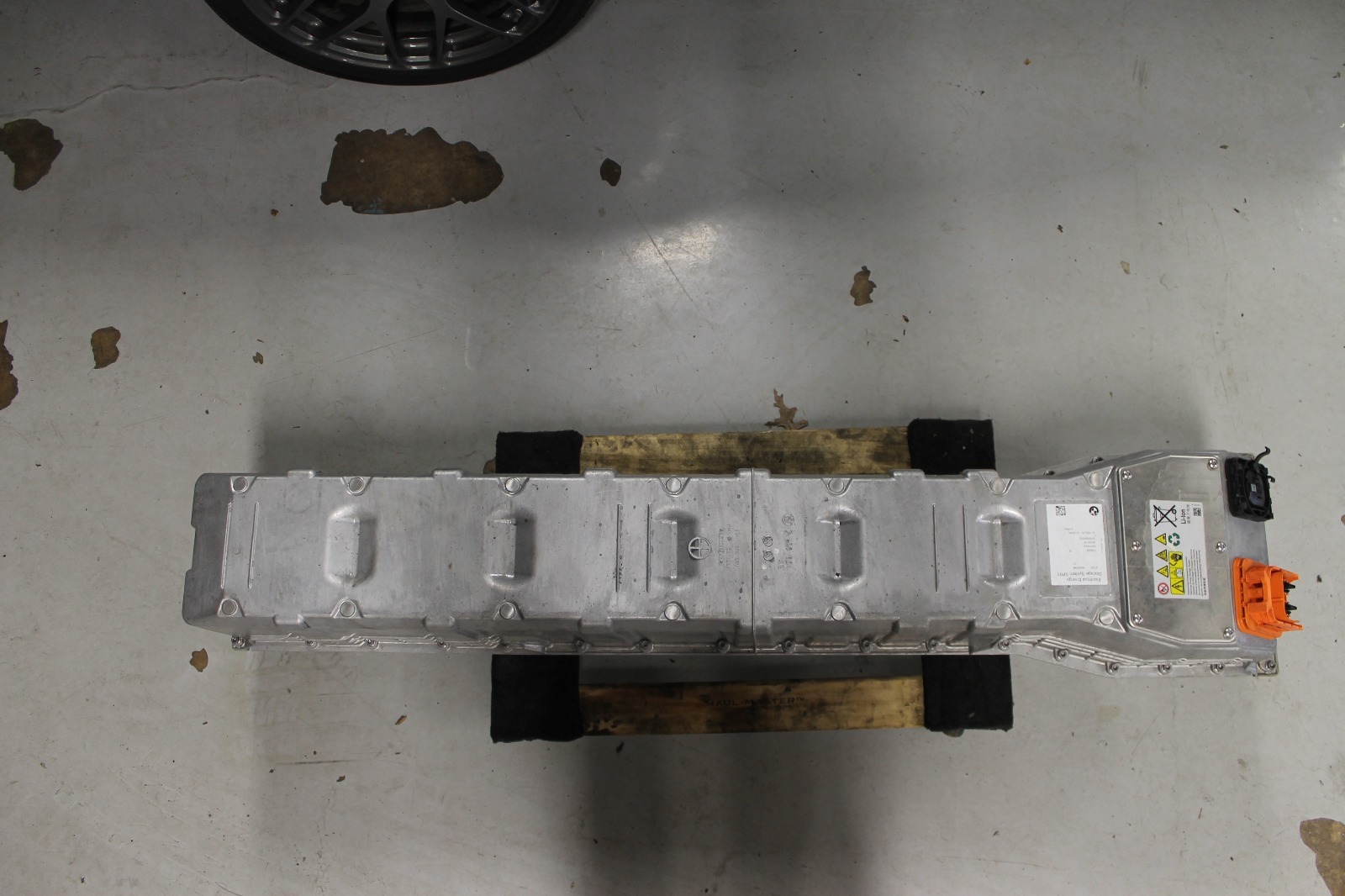 BMW i8 HIGH VOLTAGE BATTERY ASSEMBLY