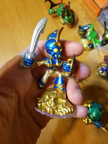 Skylanders Eon's Elite Figures Characters Display Cases - Picture 9 of 21