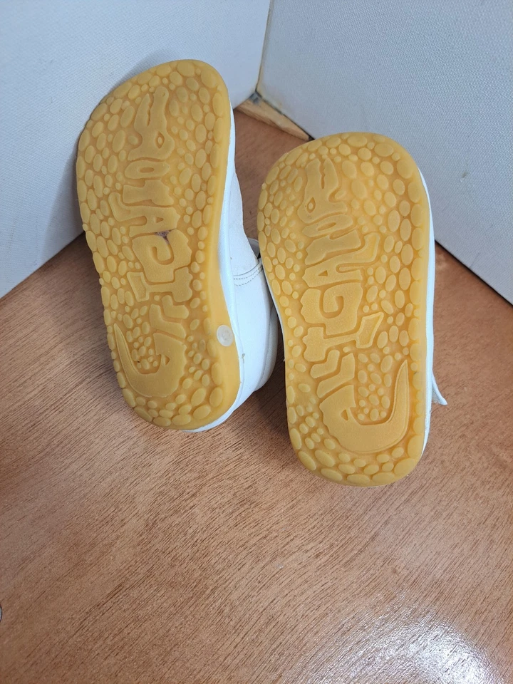 Little Mae’s Boutique Mary Jane Sandalias Blancas Chirriantes Zapatos para Niñas Talla 4 Foto 4 de 4