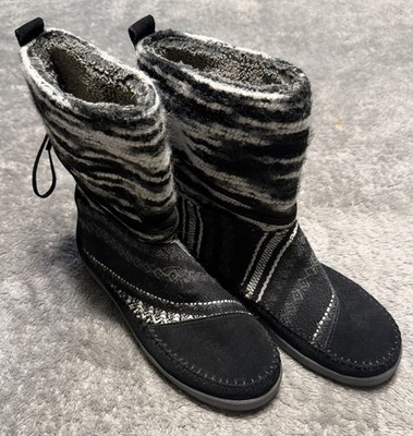 Toms NEPAL Boots Black & White Suede/ Knit Boots Booties Pull On Women s 6.5