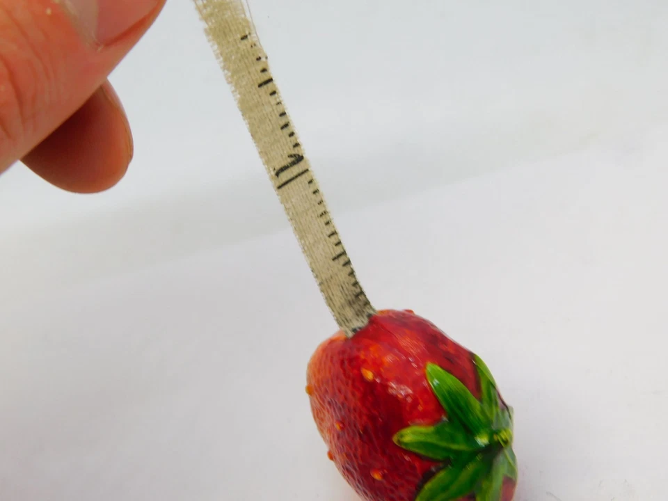 20th Century Novelty Early Bakelite Strawberry Sewing Tape Measure Antique - Image 4 of 4