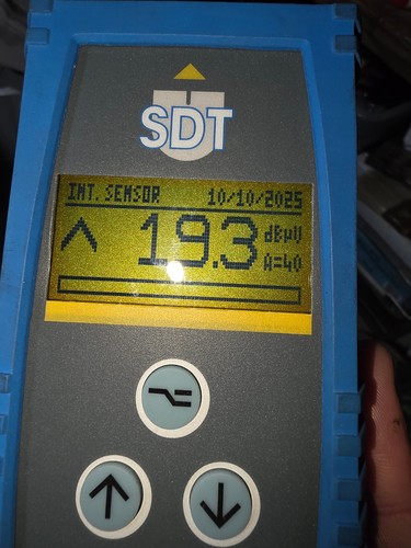 SDT 170 Ultrasonic Leak Detector Analyzer in case with cables and sense tips