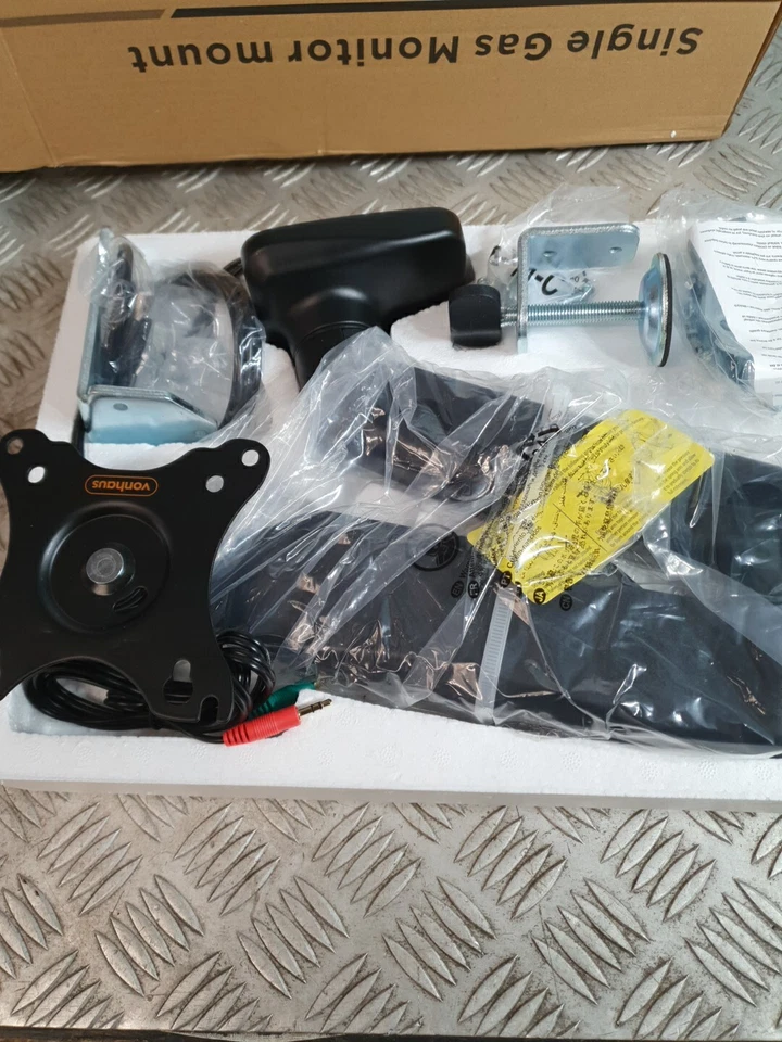 VonHaus 05/118 13 to 27 inches Full Motion Monitor Mount - Image 2 of 4