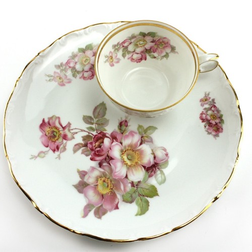 Vintage Schumann Arzberg Bavaria Tea Cup & Saucer - Wild Rose Pattern, Gold Trim - Picture 2 of 7
