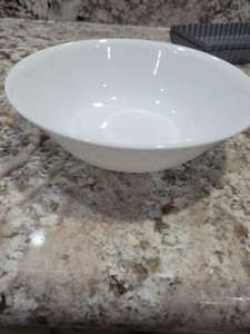 CORELLE CLASSIC ‘WINTER FROST WHITE’ 1 QT. 8 1/2”  SERVING BOWL BY CORNING