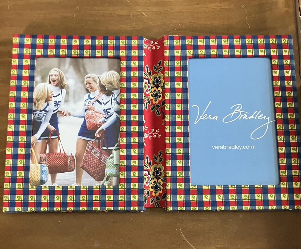 Libro con marco de fotos Vera Bradley Villa rojo tiene capacidad para 2 fotos de 4x6" edredón floral Foto 2 de 3