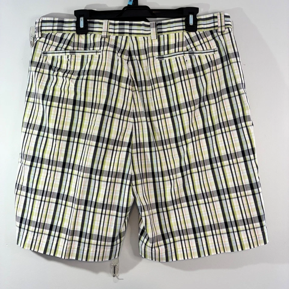 Cutter & Buck Plaid Golf Shorts Flat Front Casual Lightweight Mens Size 38x9 - Image 2 of 4
