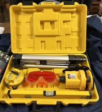 Preowned Alton 132300 Professional Multi-Beam & Rotary Laser Level Kit in Case