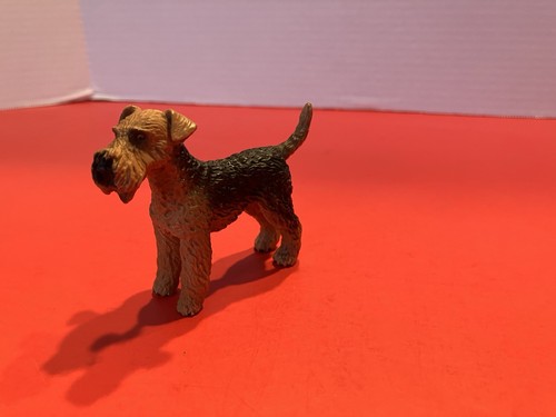 Schleich 16336 Airedale Terrier Retired