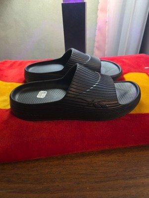 Reebok DMX Recovery Slides Sandles.  Black.  Men Size 11