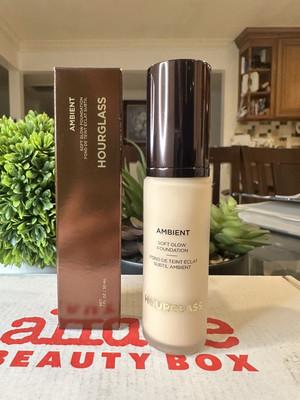 HOURGLASS Ambient Soft Glow Liquid Foundation Shade 5 - 1oz