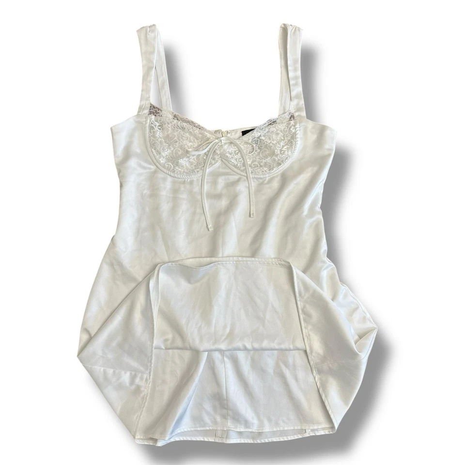 Vestido sin mangas Forever 21 blanco satinado busto de encaje mini vestido para mujer talla grande L” Foto 4 de 4