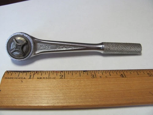 Vintage J.H. Williams USA 1/4" Drive  Round Head Knurled Handle Ratchet MPN M-52