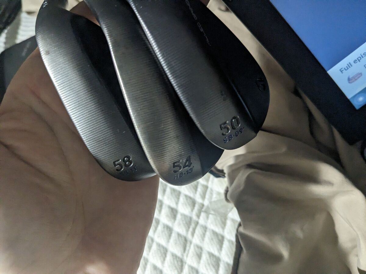 Nice Right TaylorMade Milled Grind 3 black wedge set. 50,54 Nice Right TaylorMade Milled Grind 3 black wedge set. 50,54