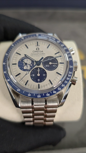 OMEGA SPEEDMASTER 50TH ANNIVERSARY SILVER SNOOPY AWARD 42MM CHRONO STEEL B&P - Video 1 of 1