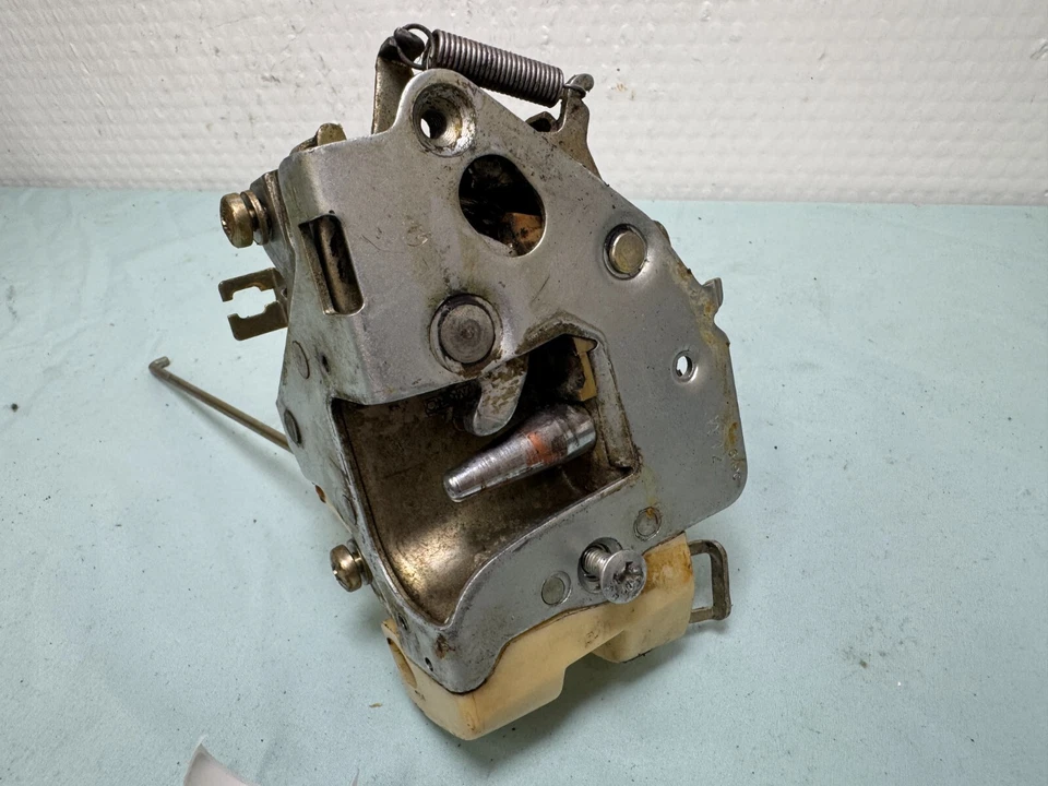 Trava de porta esquerda para driver 86-91 Mercedes Benz C126 380SEC 500SEC 560SEC - Imagem 3 de 4