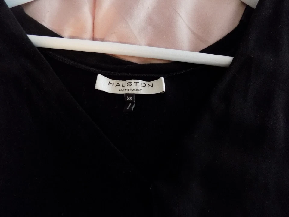 Blusa Halston Heritage Asimétrica Drapeada en Capas Cuello en V Talla XS Negra ¡TAN SUAVE! Foto 3 de 4