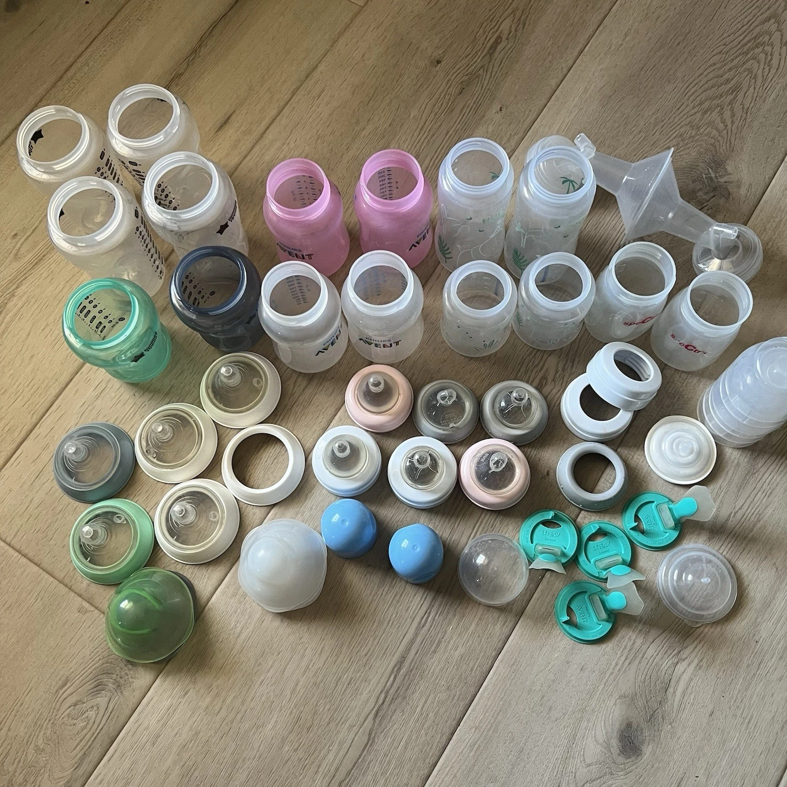 LOT of Baby Bottles: Tommee Tippee, Nuk, Phillips Avent Anti Colic; Spectra