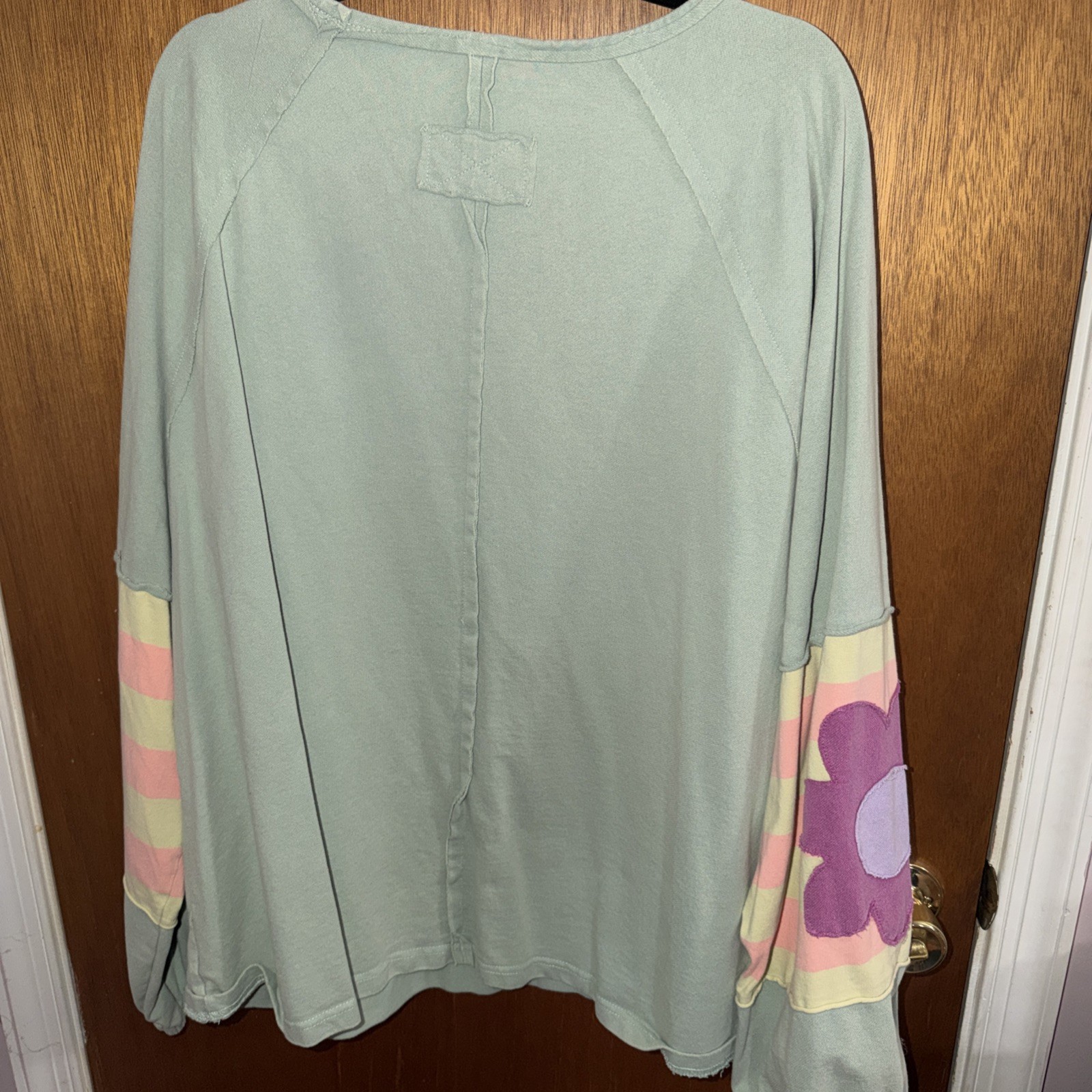 Easel 3x Pullover Flower Patchwork On Sleeves Sag… - image 4