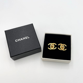 Auth Chanel Turn lock Coco GP Earrings 96P engraved W/Box BA120753