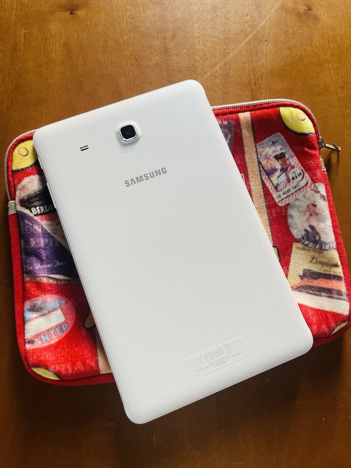 Samsung Galaxy Tab E tablet 9.6 Wi-Fi 8gb bianco - Immagine 2 di 4