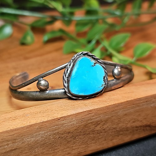 Vintage Native American Style Sterling Silver Turquoise Sweater Cuff Bracelet