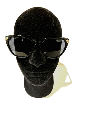 Unleash Bold Elegance with Snake Frame Sunglasses Turn heads with our uniquely d