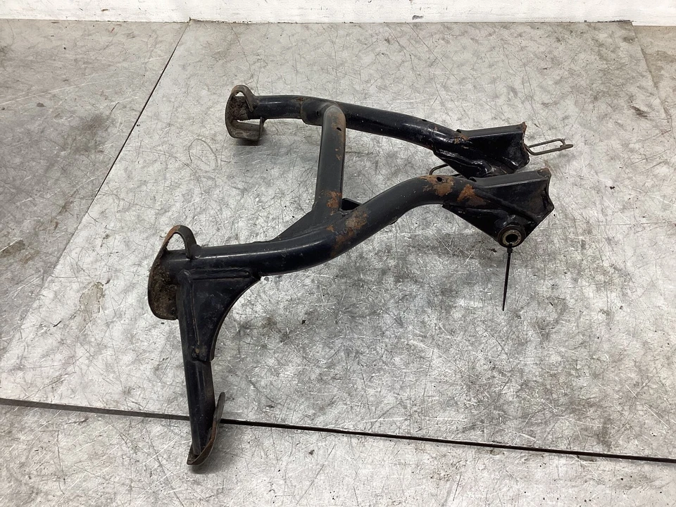 1998 Suzuki Katana 600 GSX600F OEM SUPORTE PRINCIPAL CENTRAL 42100-08F00 - Imagem 2 de 4