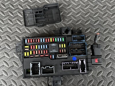 2007-2008 Ford Expedition Lincoln Navigator Fuse Junction Box 7L1T