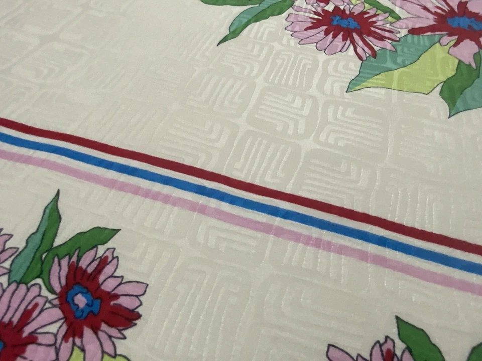 Шарф женский LANVIN полностью белый шелковый цветочный с логотипом узор 44/44 дюйма PVGC - Изображение 4 из 4