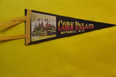 FELT PENNANT CORN PALACE MITCHELL SOUTH DAKOTA VINTAGE 1960s TOUR SIGN SOUVENIR