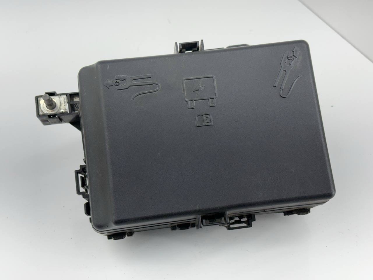 2014-2017 Maserati Ghibli M157 OEM Under hood fuse box block 444
