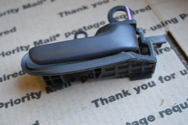 Manija de puerta trasera del lado derecho del pasajero Scion XB 2004 2005 2006 Foto 2 de 4