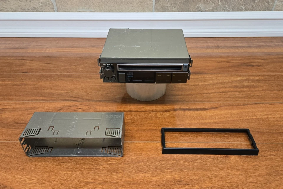 THE FIRST CAR CD PLAYER EVER! SONY CDX-5 COLLECTORS ITEM EXTREMELY RARE JAPAN - Image 4 of 4