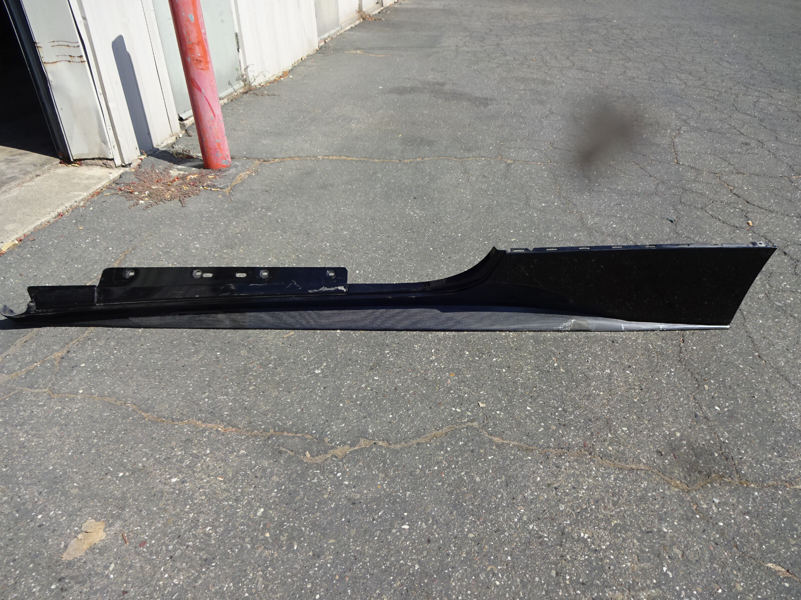 Ferrari 458 Italia, Spider - LH Side Skirt/Rocker Panel P/N 83243310