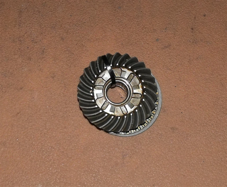 Cobra 4.3 L OMC Counter Rotating Reverse Gear Assembly PN 0431703 - Image 2 of 3